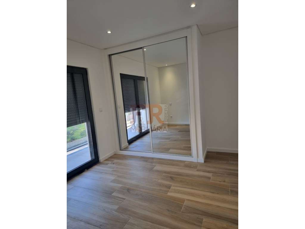 Moradia Geminada T3 com garagem e Terraço Quinta do Conde Sesimbra-38