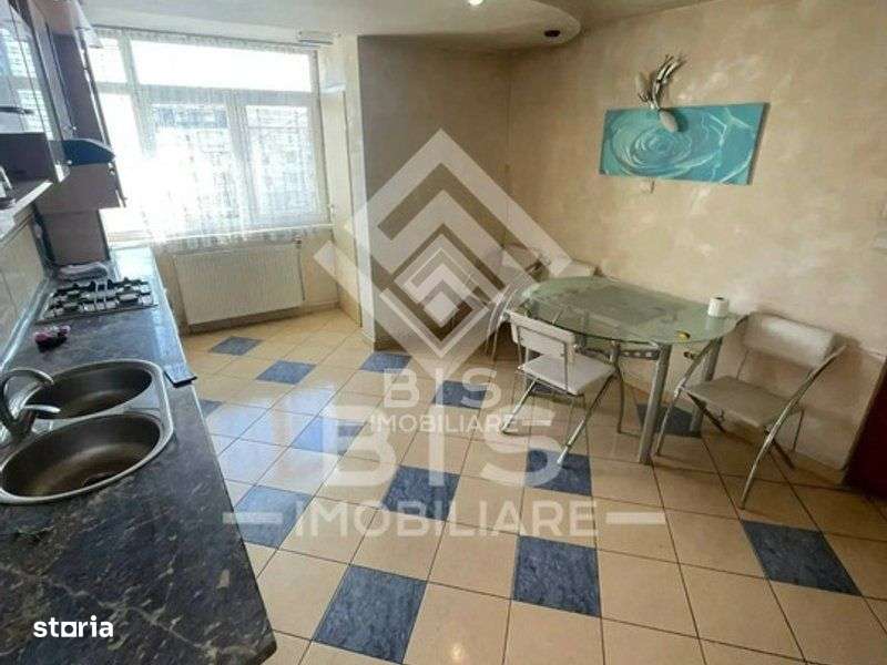 Apartament 4 camere scara interioara - Imagine principală: 4/17