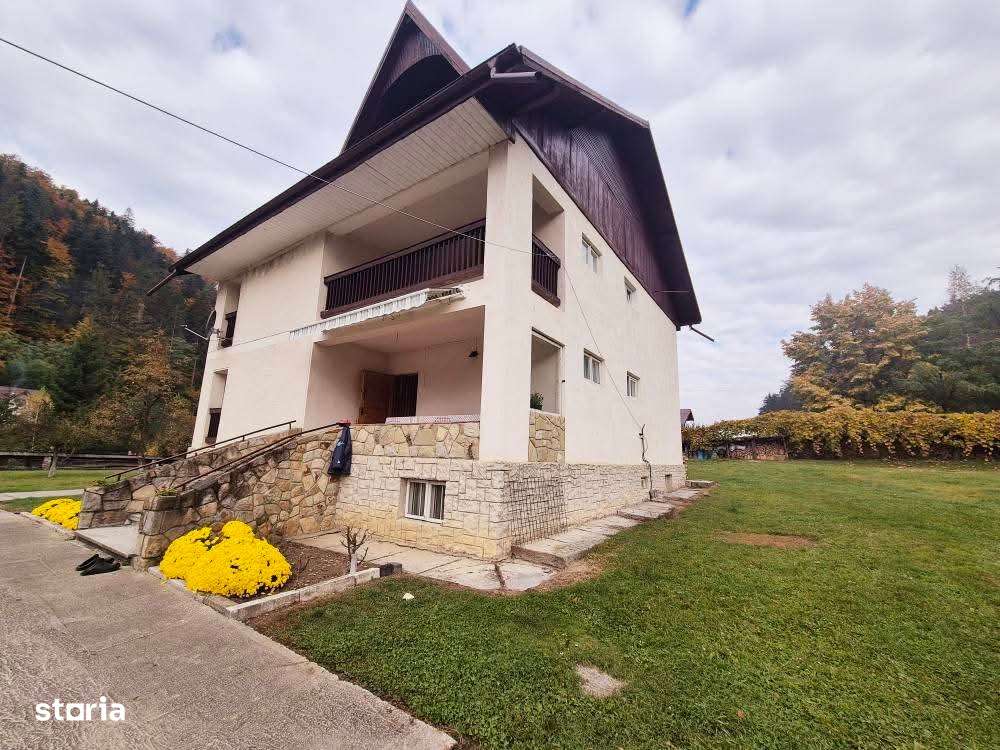Vilă și teren generos de 3500 mp, Bâtca Doamnei - Piatra Neamț-18