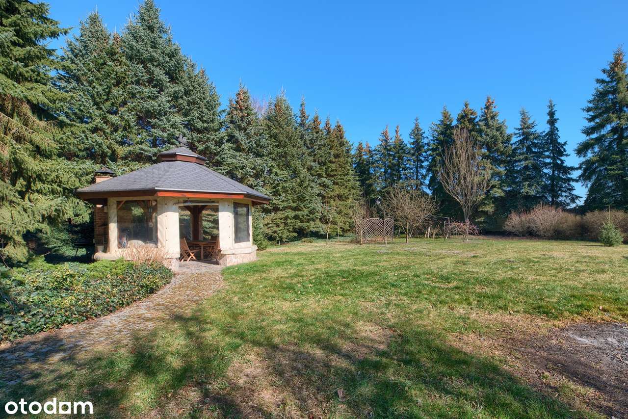 Malowniczy dom z dużym ogrodem-9