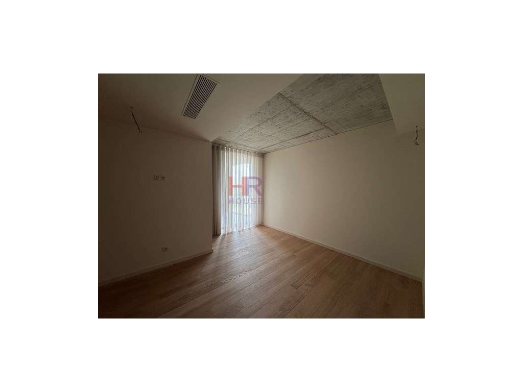 Apartamento T1 Novo com Varandas e Vistas Deslumbrantes em Coimbra.-8
