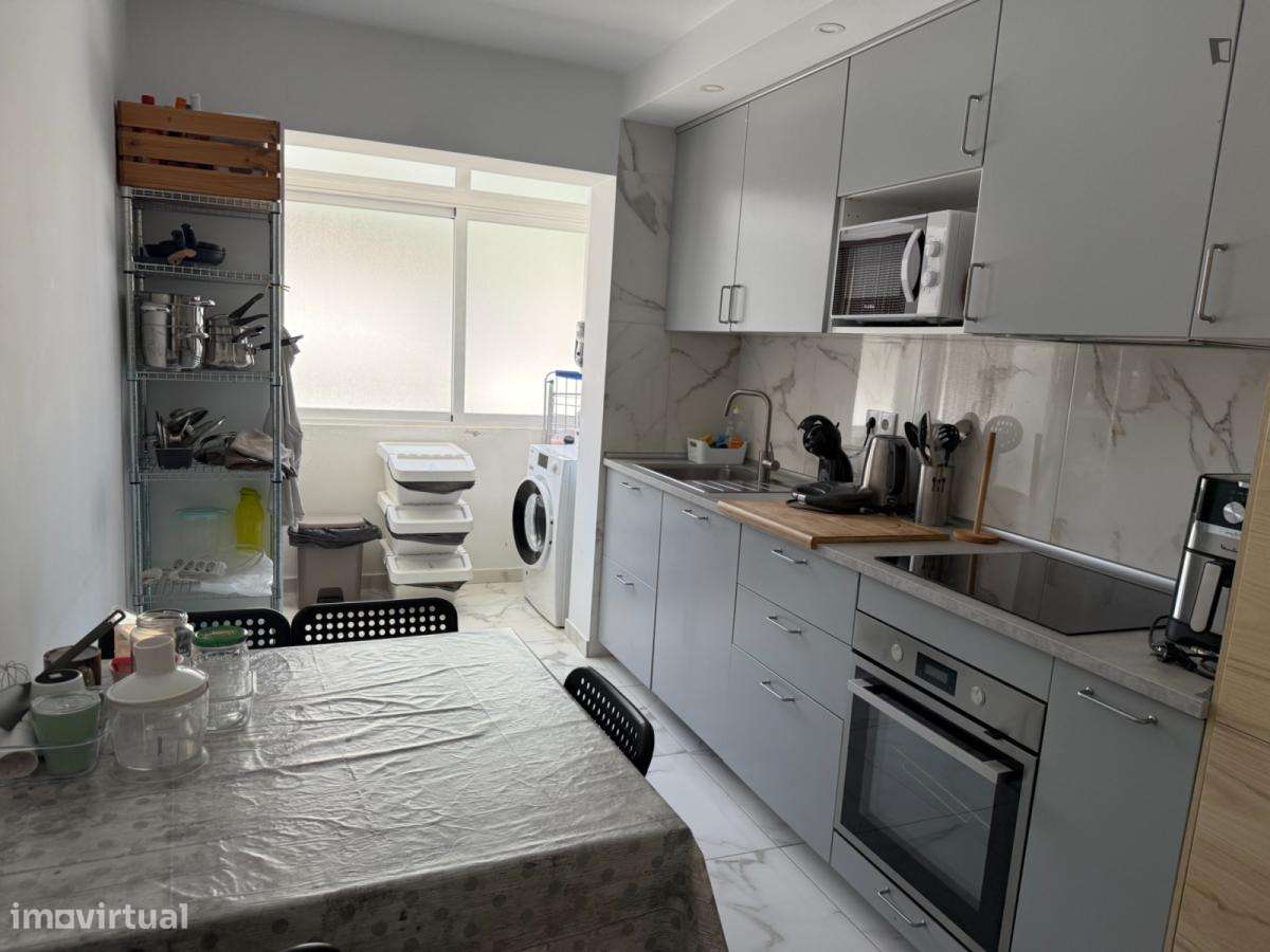 Quarto - localizado em Setubal - Grande imagem: 5/7