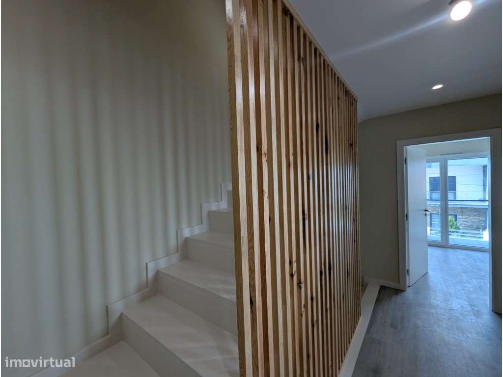 Moradia T4 a Venda em Azeitão com vista desafogada para a Serra Arr... - Grande imagem: 4/23