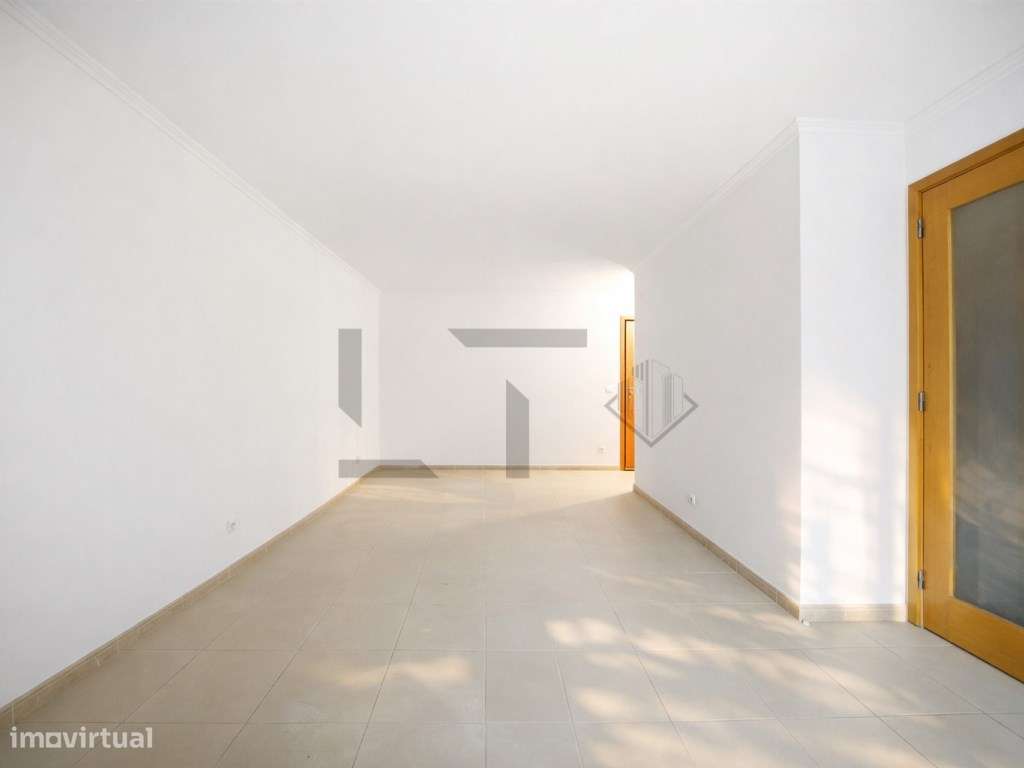 Apartamento T2 com Garagem e Carregador Elétrico, para Arrendamento... - Grande imagem: 2/10