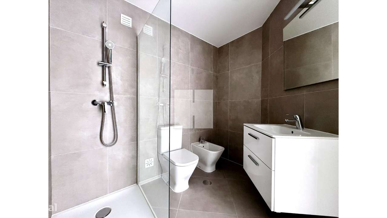 T0 NOVO c/ Terraço no Bairro Novo-20