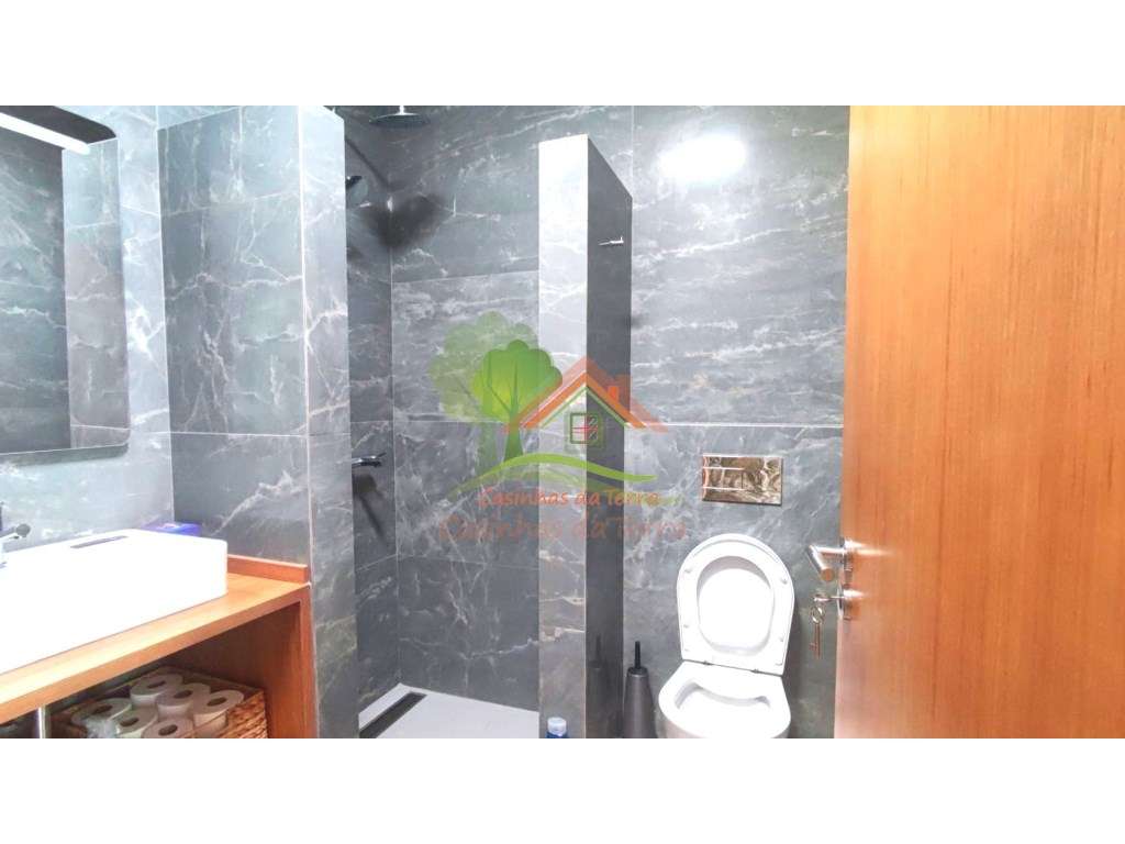 Terreno rústico com vista de mar e casa-13