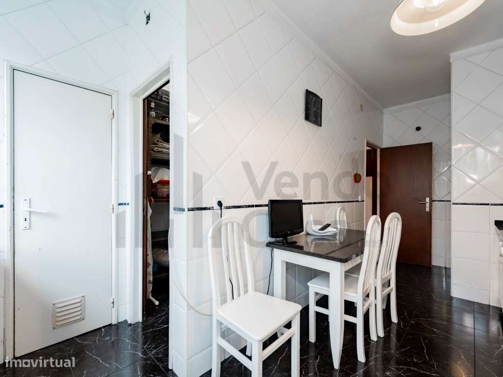 Vende-se T6+1 Braga À Av. Liberdade-10