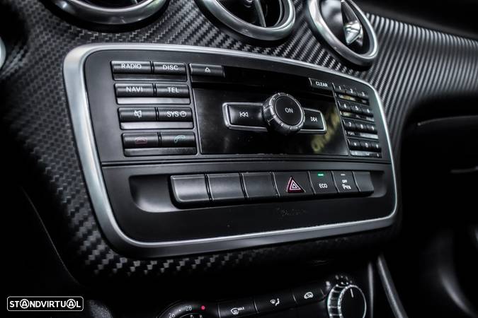 Mercedes-Benz A 180 d AMG Line - 24