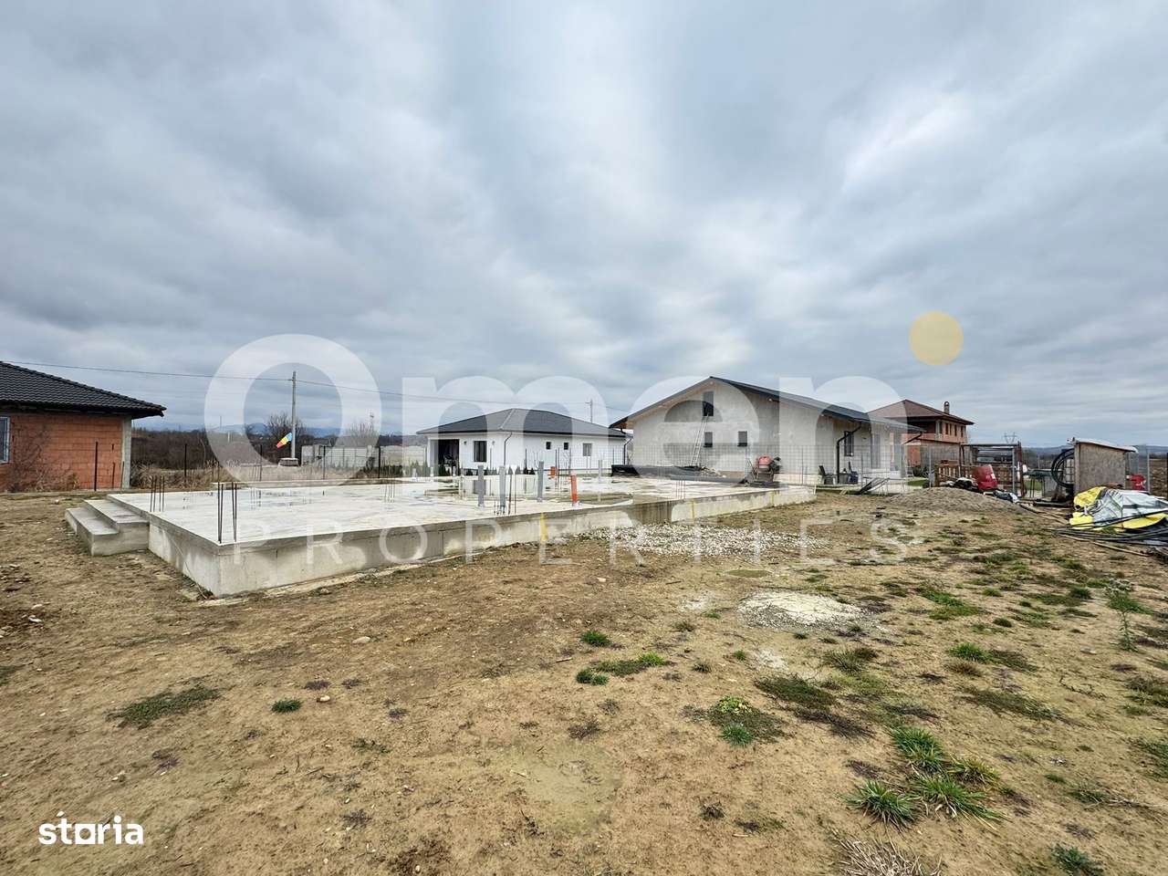 Teren intravilan cu fundație | panoramă deosebită | Cătălina | 1000 mp - Imagine principală: 2/4