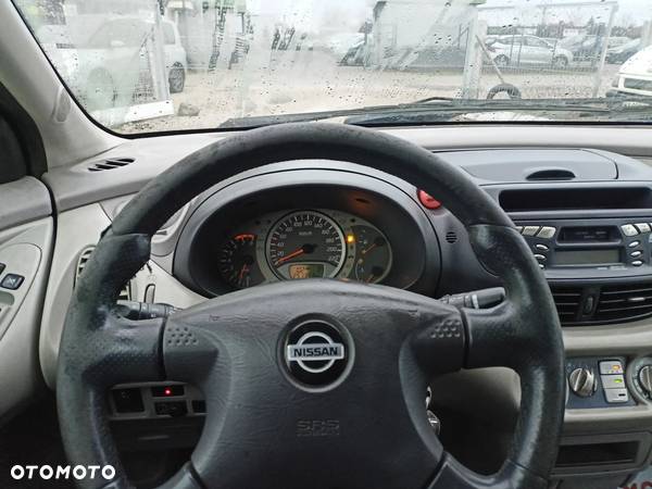 Nissan Almera Tino 1.8 - 9