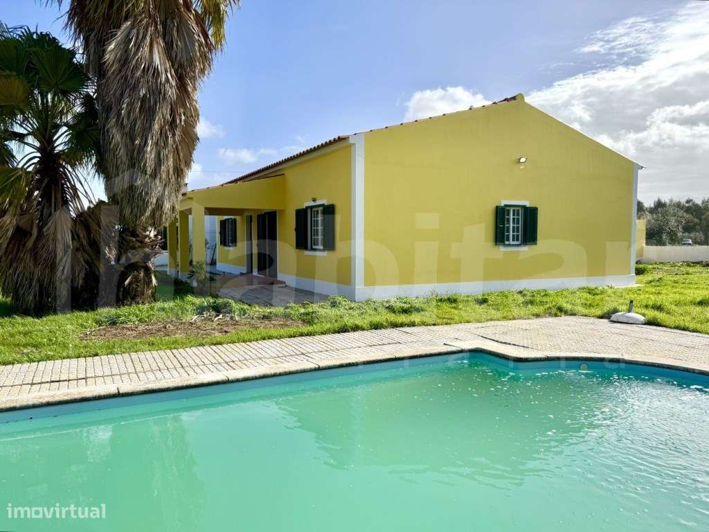 Moradia com Garagem, Piscina e Jardim - Excelente Oportunidade!-21