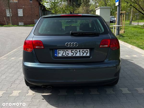 Audi A3 1.9 TDI Sportback DPF S tronic Attraction - 3