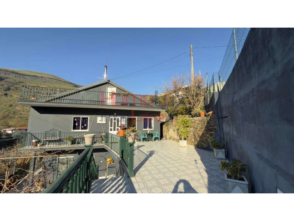 Moradia T4 em Vilarinho dos Freires - Grande imagem: 4/48