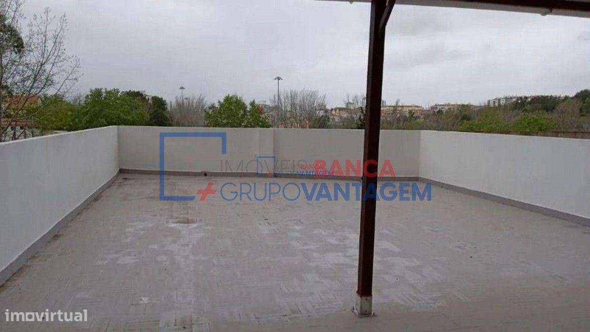 ESPAÇO COMERCIAL COM TERRAÇO NO BARREIRO - Grande imagem: 4/9