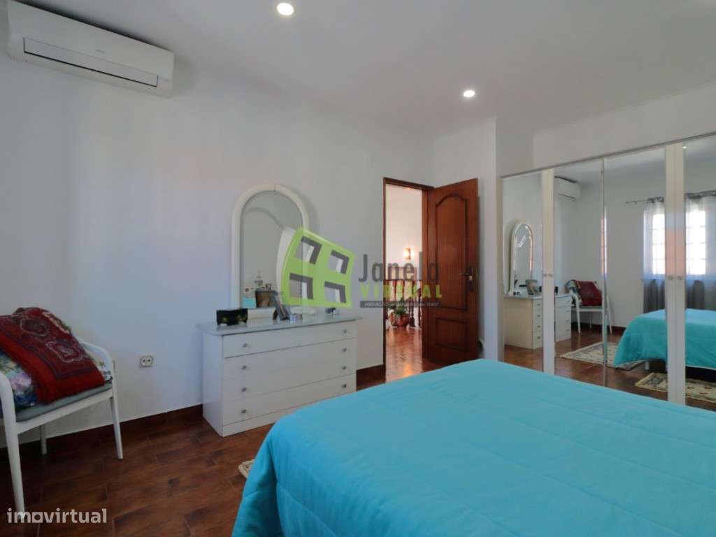 Moradia T4 com Quintal e Garagem - Quinta do Conde-20