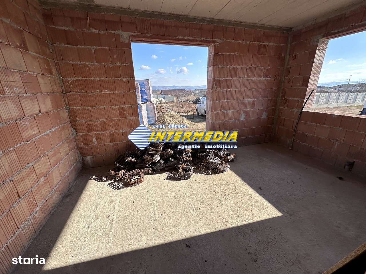 OKAZIE ! Casa Noua pe un nivel la rosu cu 4 camere  380 mp Teren si - Imagine principală: 5/10