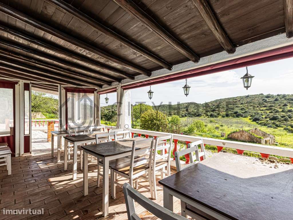 Moradia T3 e Apartamento T2 com Restaurante no Burgau-39