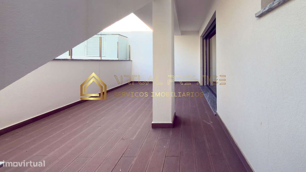 Moradia T4+1 nova com piscina e garagem em Palhais + cave com escri...-26