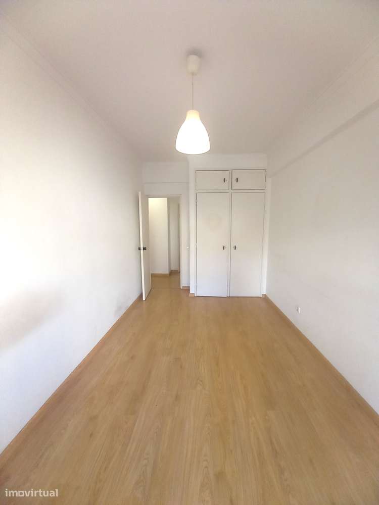 Apartamento T2 nas Avenidas Novas - Grande imagem: 3/17