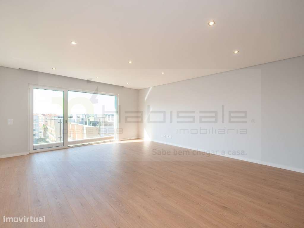 T3 Excelentes Acabamentos com Box Perto da Praia de Carcavelos - Grande imagem: 2/22