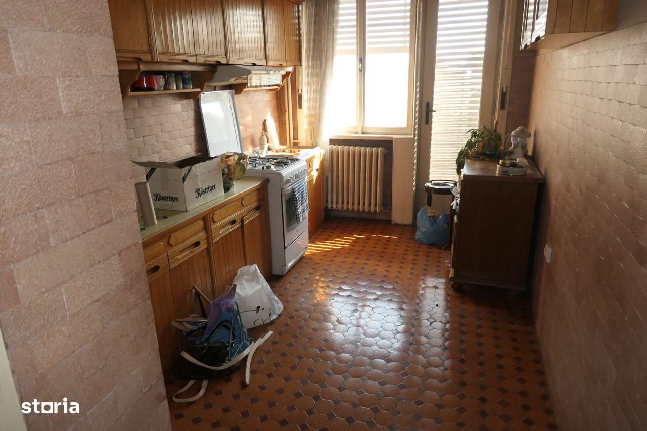 Apartament 4 camere foarte spatios - tot etajul, locatie exceptională-7