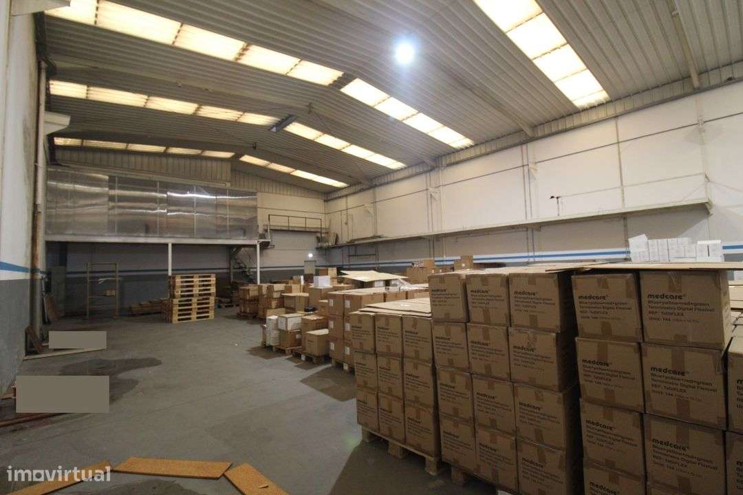 Excelente Armazém em Esmoriz-5