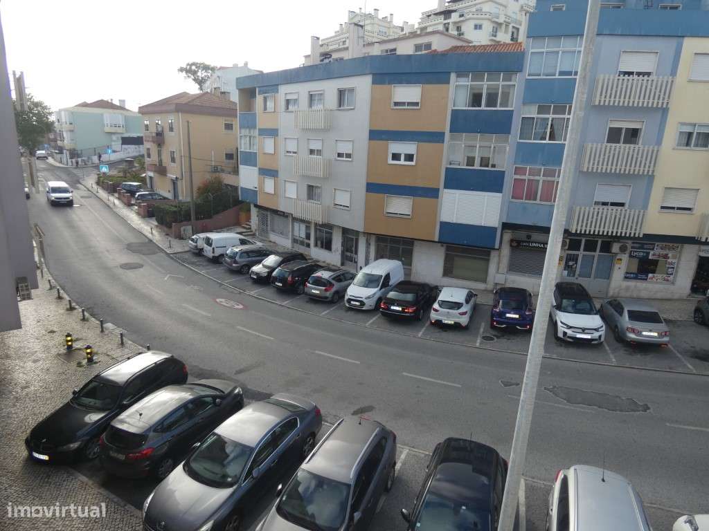 Apartamento T3 com boas áreas na Mina de Agua-Amadora-25