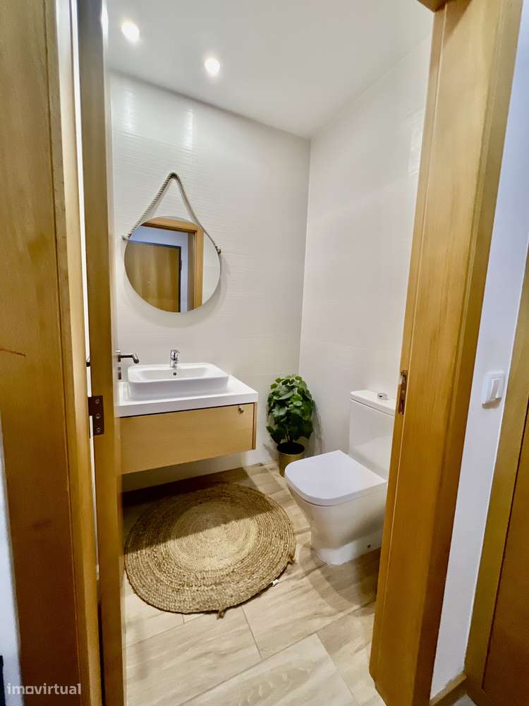 Apartamento T2 Duplex com 137m2 no Parque da Cidade de Paredes-3