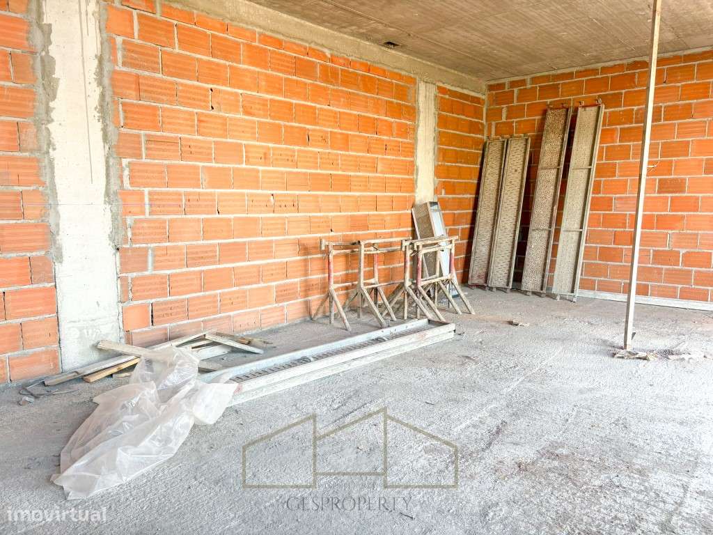 Moradia T4 em Fernão Ferro-18