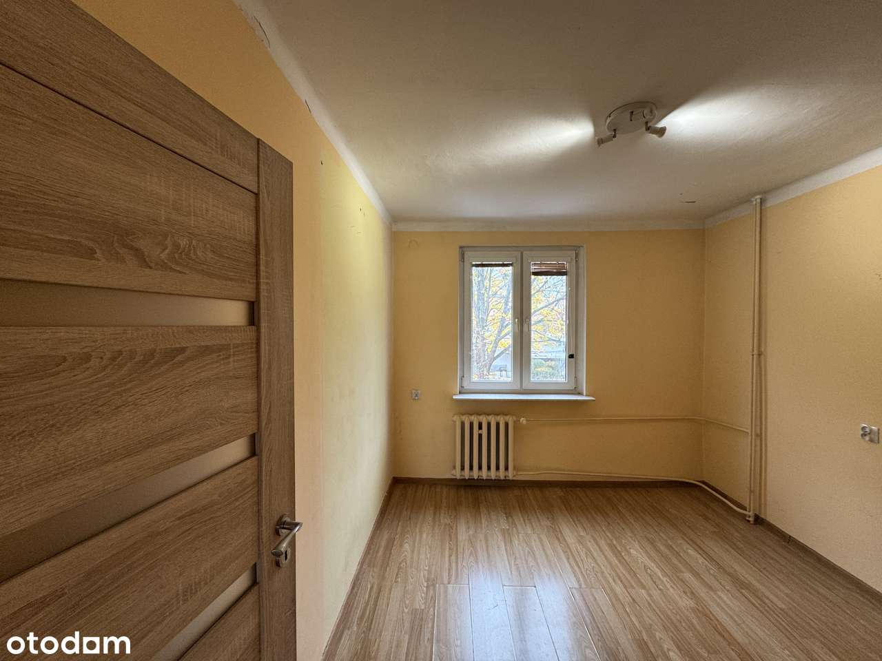 Mieszkanie na pierwszym piętrze w niskim budynku-1