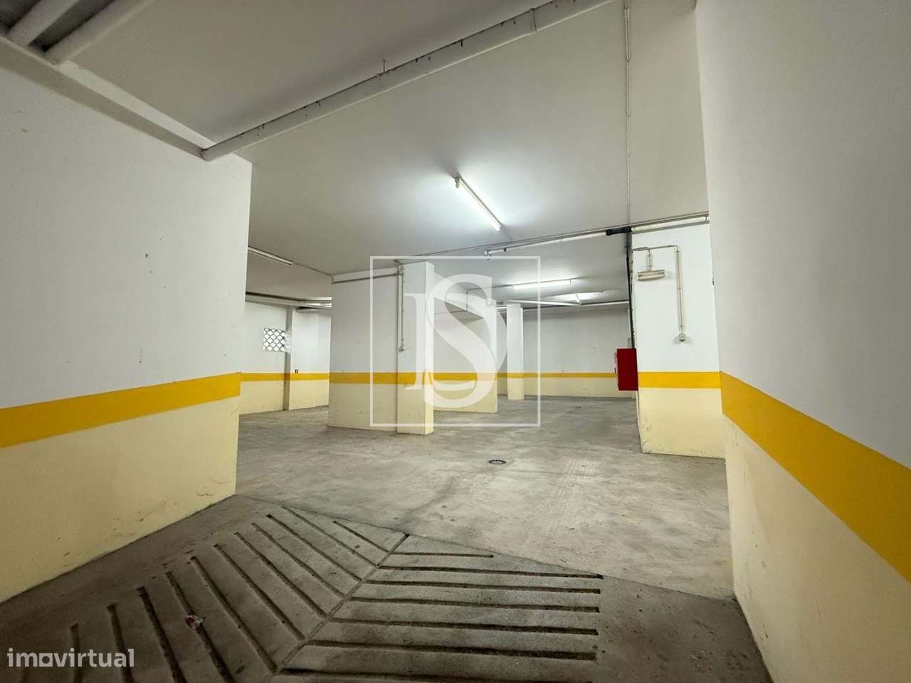 Excelente Oportunidade no Centro de Santarém – Espaço Coberto com 7 Lu - Grande imagem: 2/17