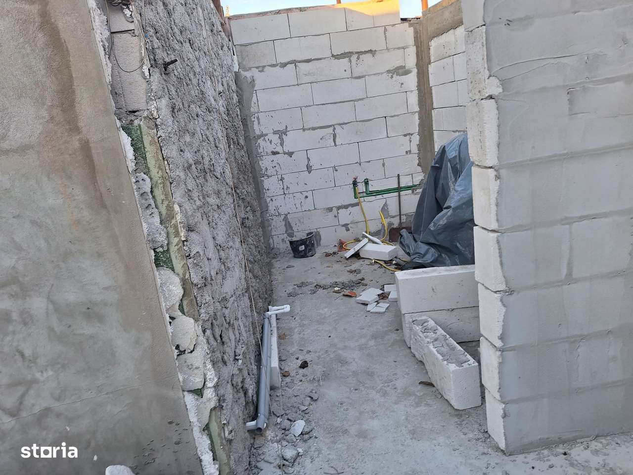 Casa deosebita,5 camere,teren 220mp, renovata, zona Medeea-10