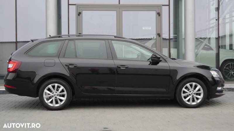 Skoda Octavia Combi 1.6 TDI DSG Style - 8