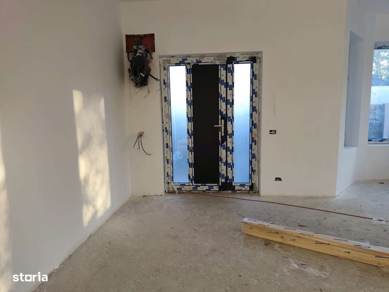 FARA COMISIOANE in Gulia la drum asfaltat casa 4 camere 2 bai P+M-8