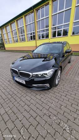 BMW Seria 5 520d Touring Luxury Line - 1