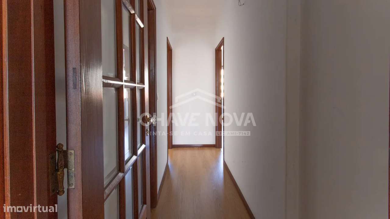 T2 com varanda e 2 casas de banho em Gaia-13