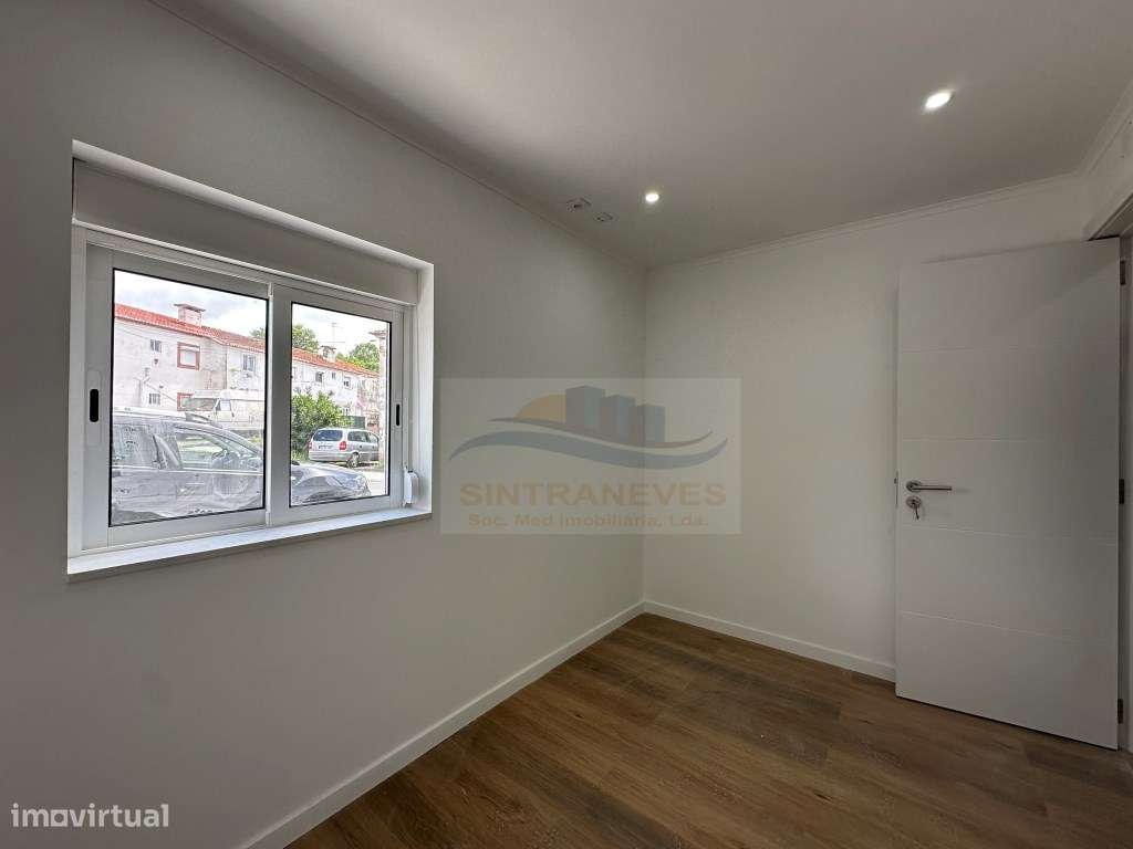Apartamento T2 Remodelado com Quintal | Pontinha-5