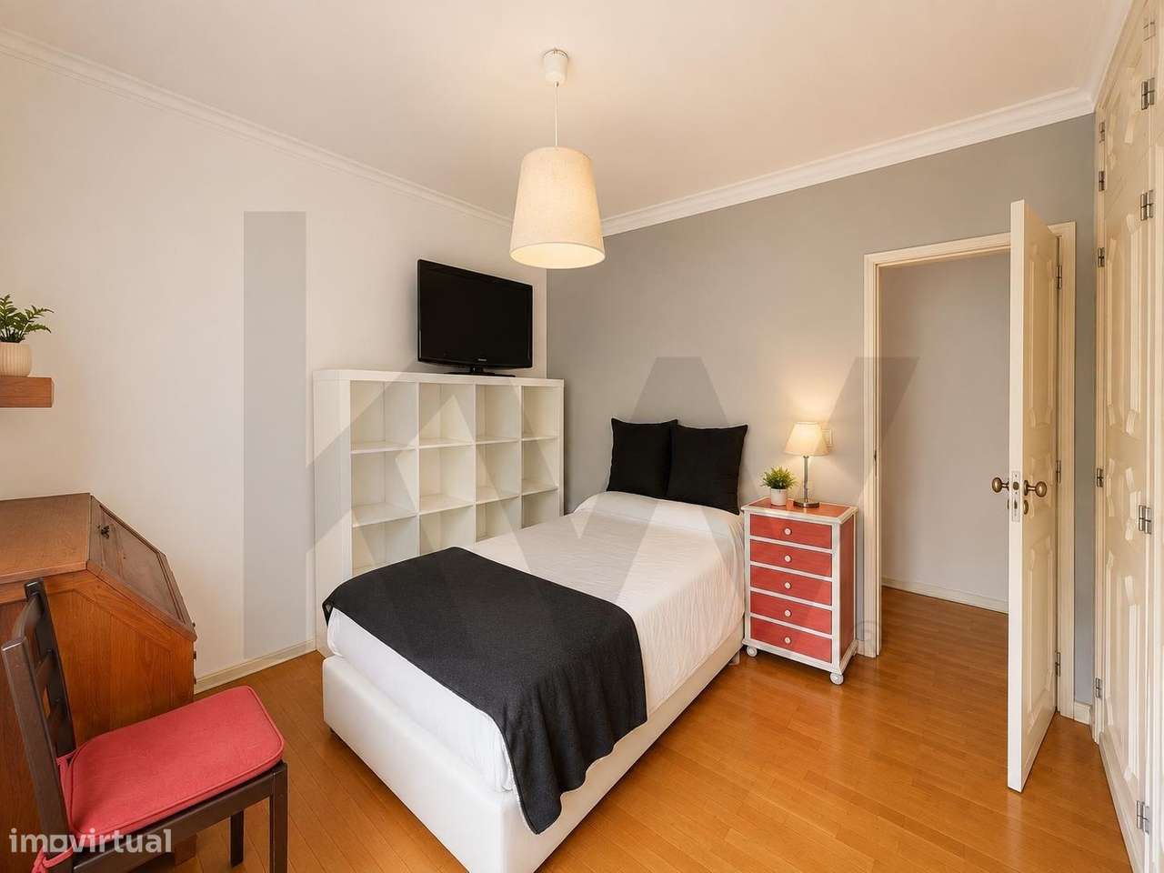 Apartamento T3 Remodelado com Garagem Box no Centro de Coimbra-10