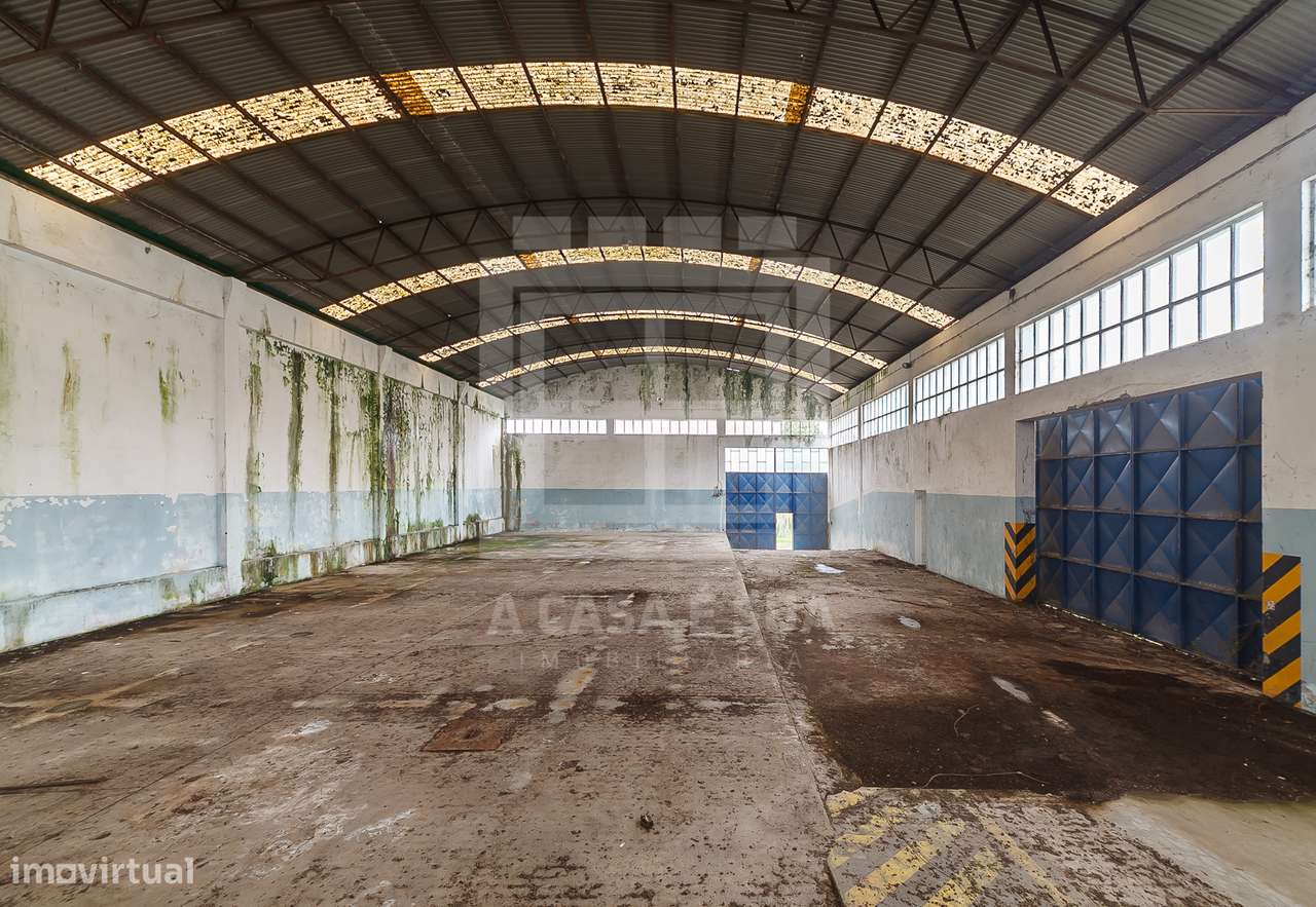 Armazém com 810 m2 em Santa Maria Lamas, S. M. Feira - Grande imagem: 2/12