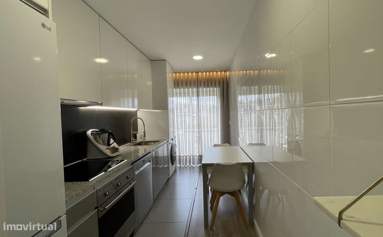 T2 Mobilado com Garagem em Real, Braga – Último Andar | Arrendamento - Grande imagem: 5/23