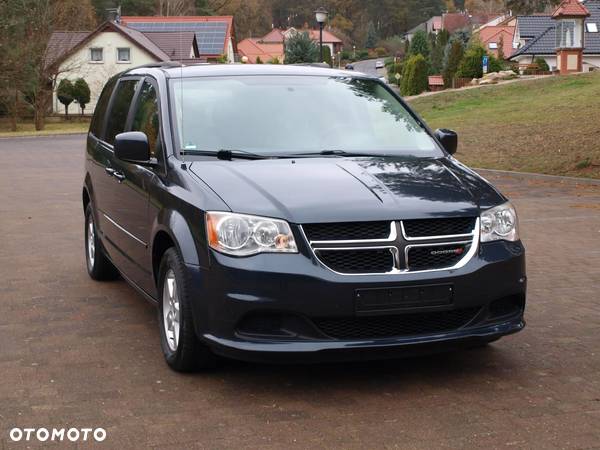 Chrysler Town & Country - 10