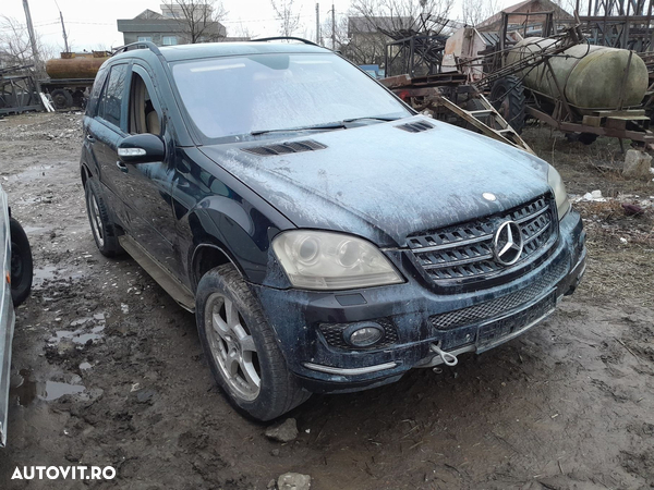 Dezmembrari  Mercedes-Benz ML / M-CLASS (W164)  2005  > 0000 ML 350 4 - 2