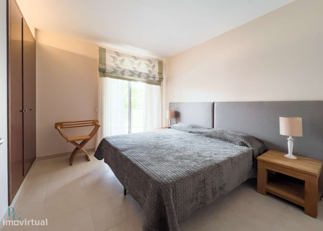 Espaçoso  T2 na Praia de Rocha Portimão   ,condomínio fechado com pisc - Grande imagem: 3/33