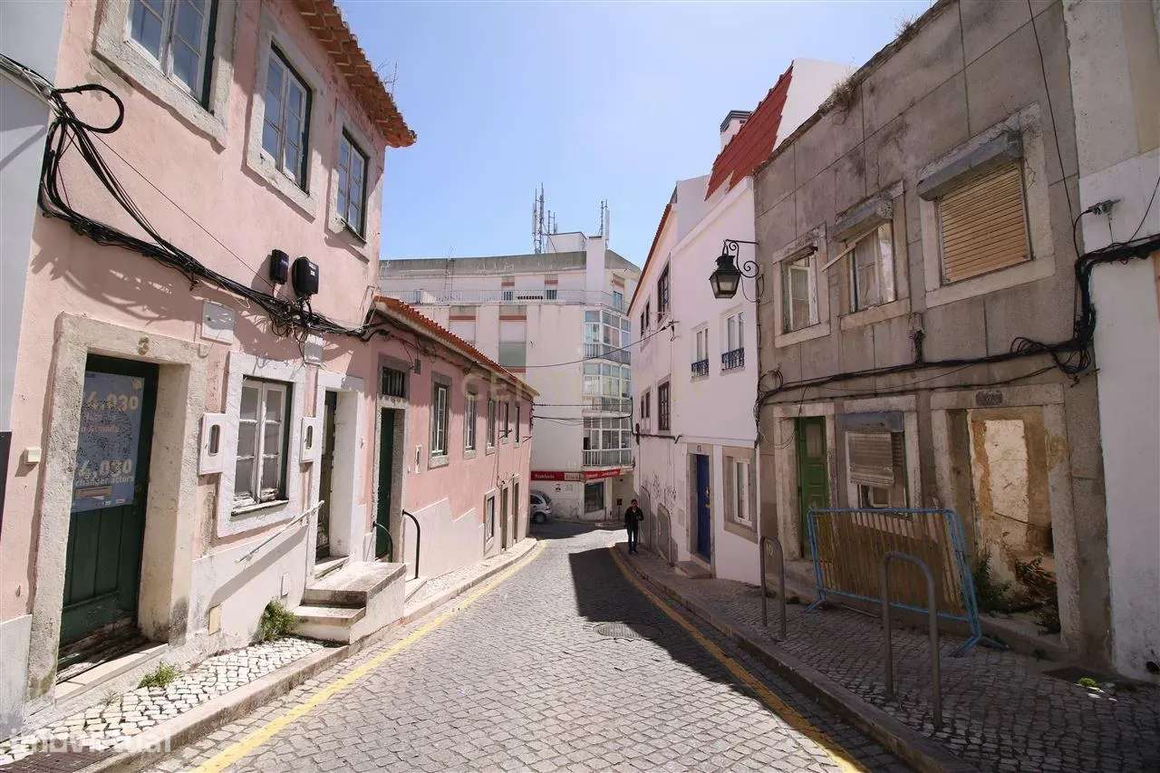 Prédio em Ruína Almada - Grande imagem: 3/6