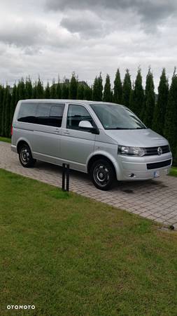 Volkswagen Caravelle - 8