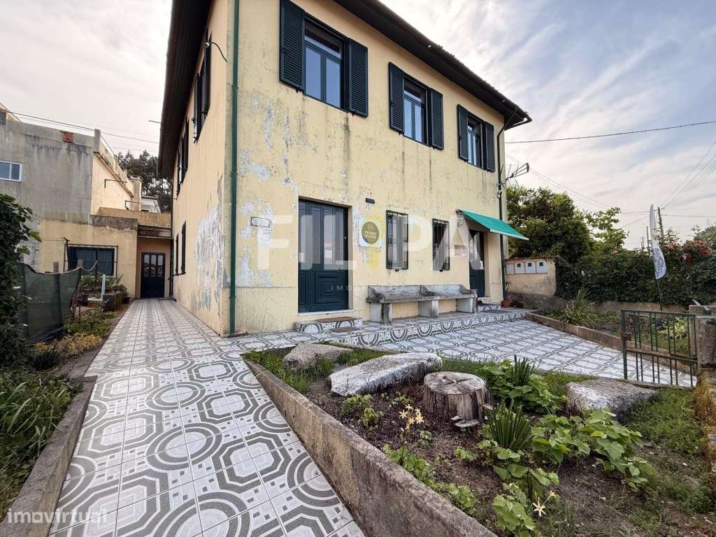 Moradia com 4 frentes no centro de Recarei - espaço, luz e excelent...-23