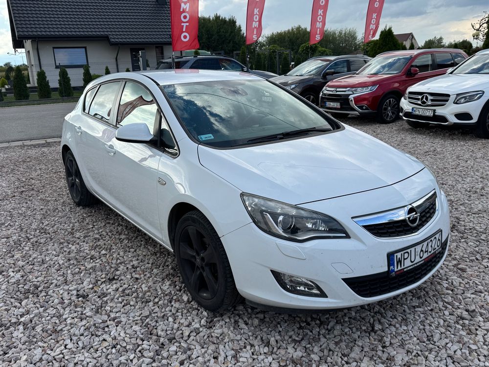Opel Astra J (2009-2019) 2011