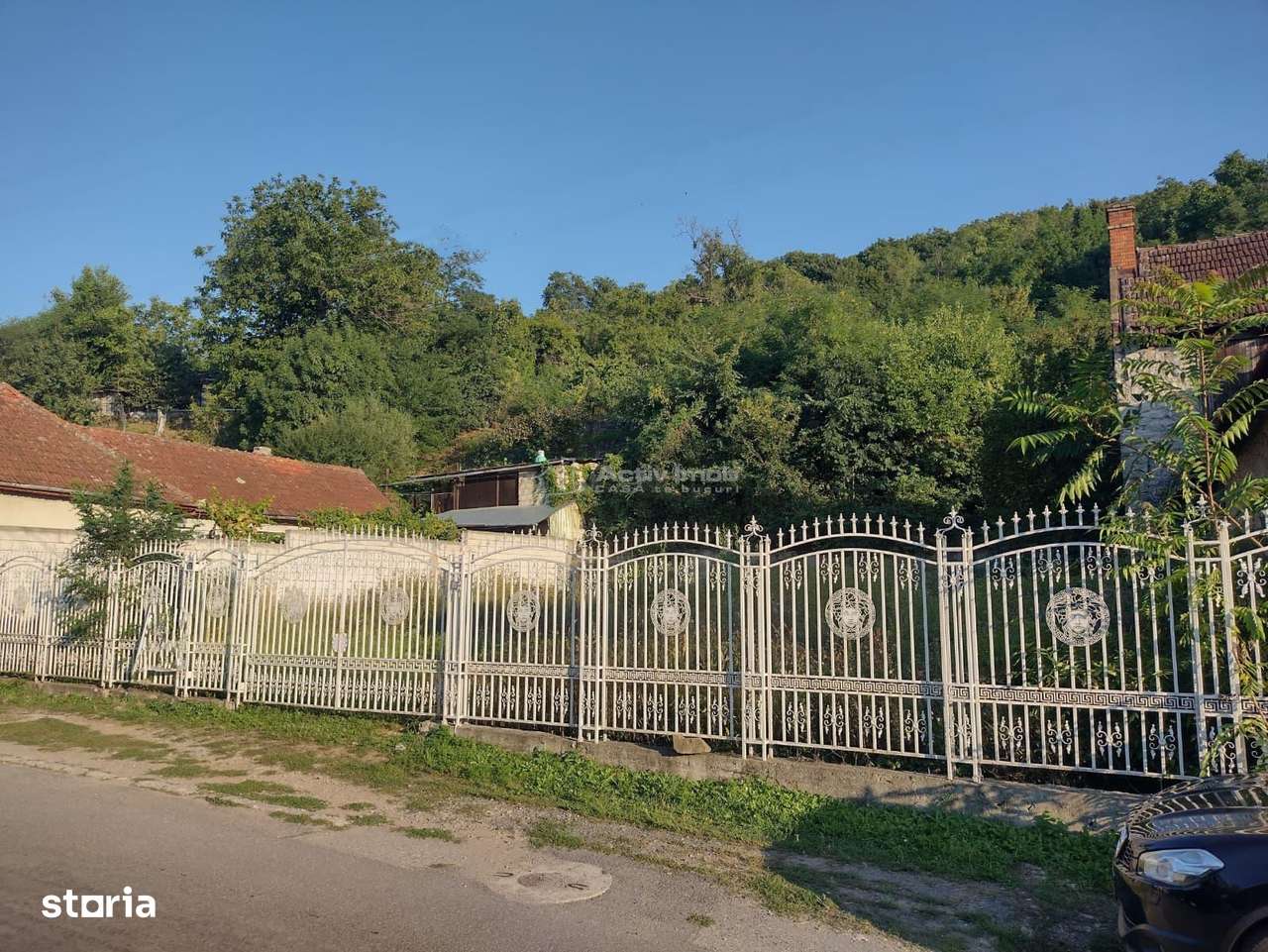 Oravita, Teren Intravilan, Drept, La Sosea, Pret Negociabil - Imagine principală: 2/13