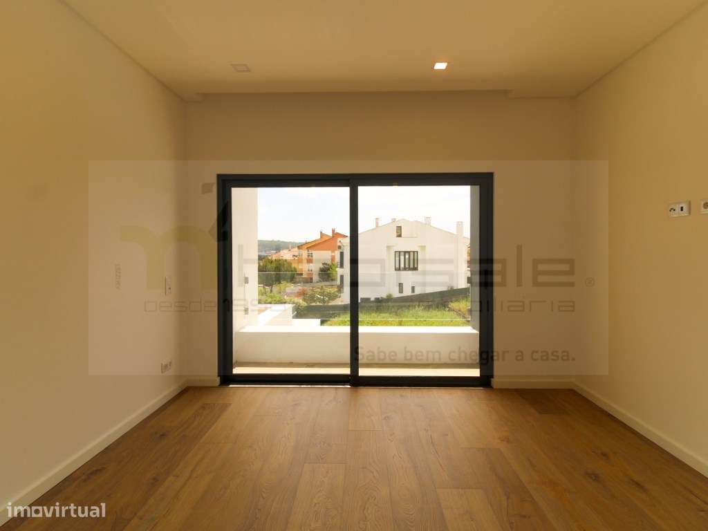 Moradia T4 em condomínio fechado em Loures, com piscina!-34