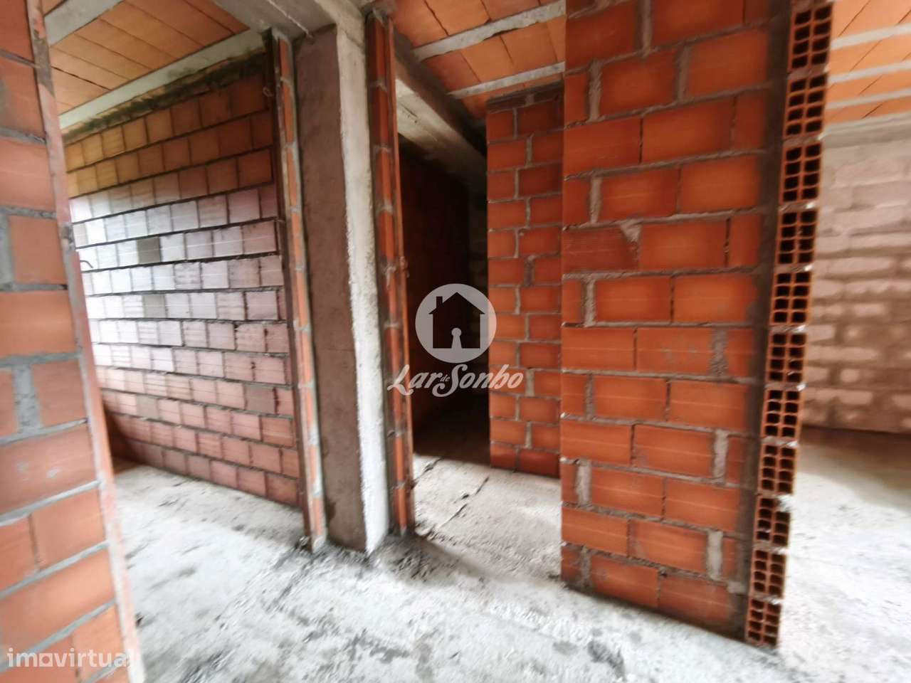 Apartamento T2 novo com jardim-22